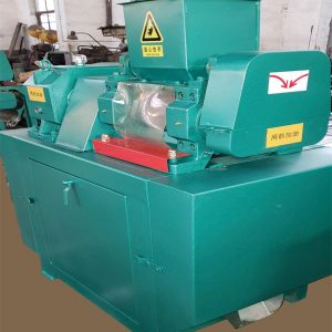 Double roller extrusion granulator