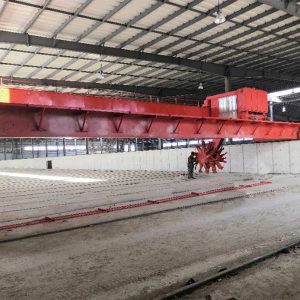 Wheel disc tipping machine